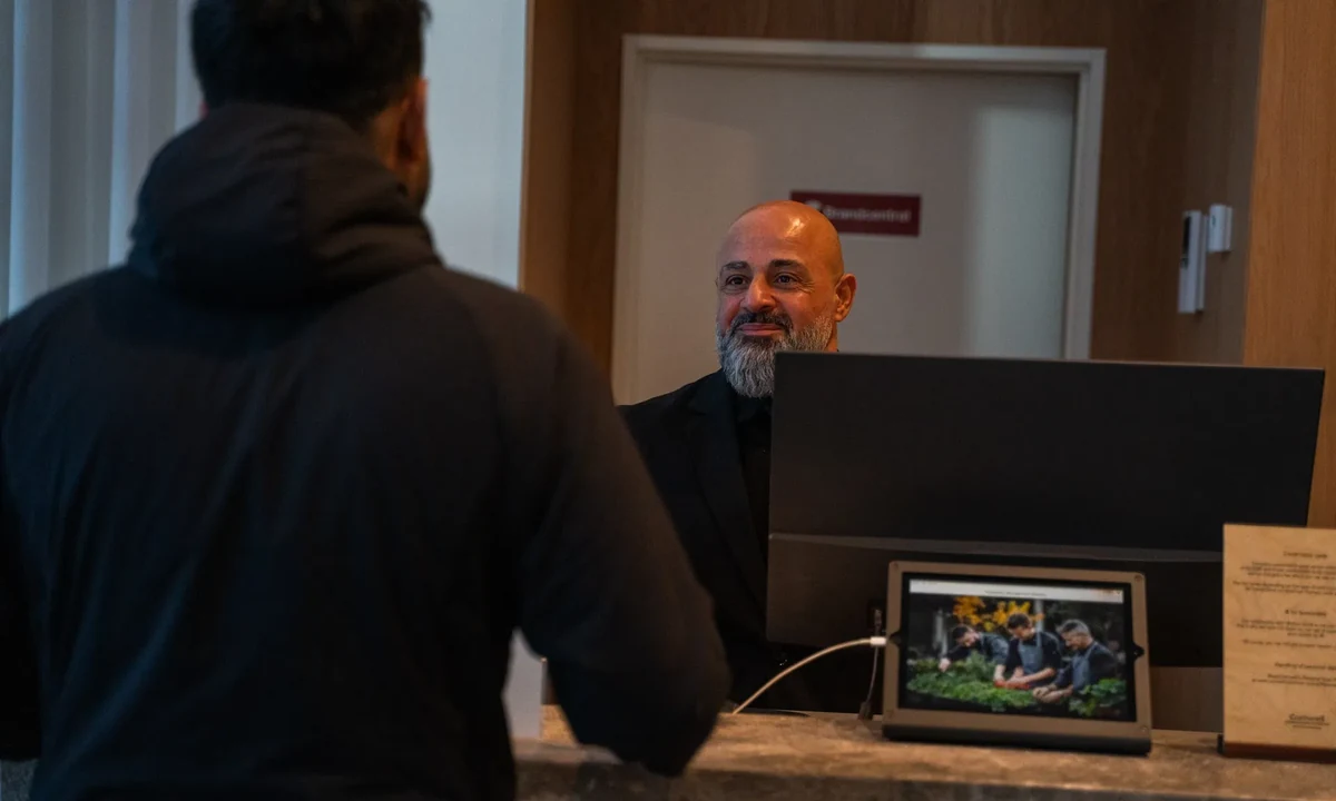 Vagt ved receptionsområde